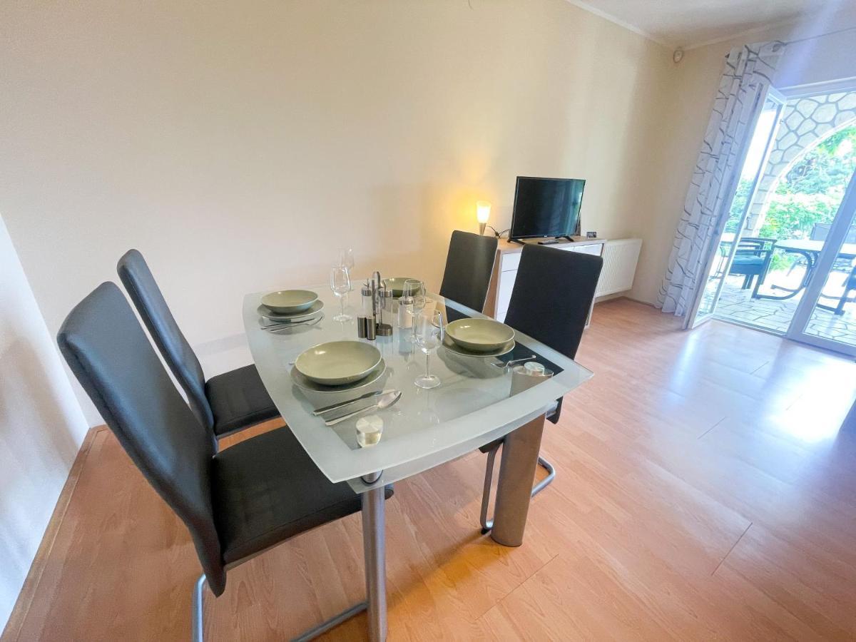 Apartments Sams โนวีวีโนดอลสกี ภายนอก รูปภาพ