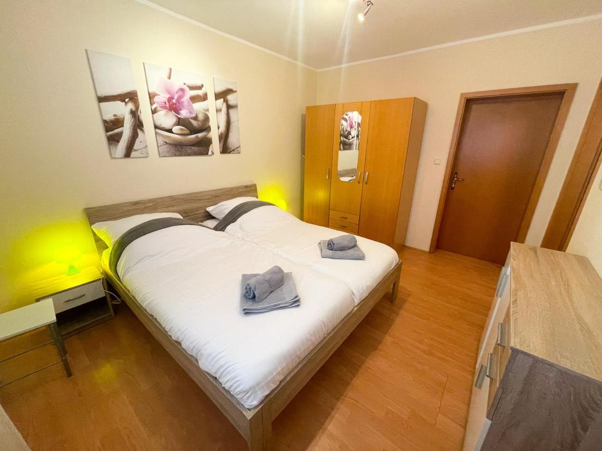 Apartments Sams โนวีวีโนดอลสกี ภายนอก รูปภาพ