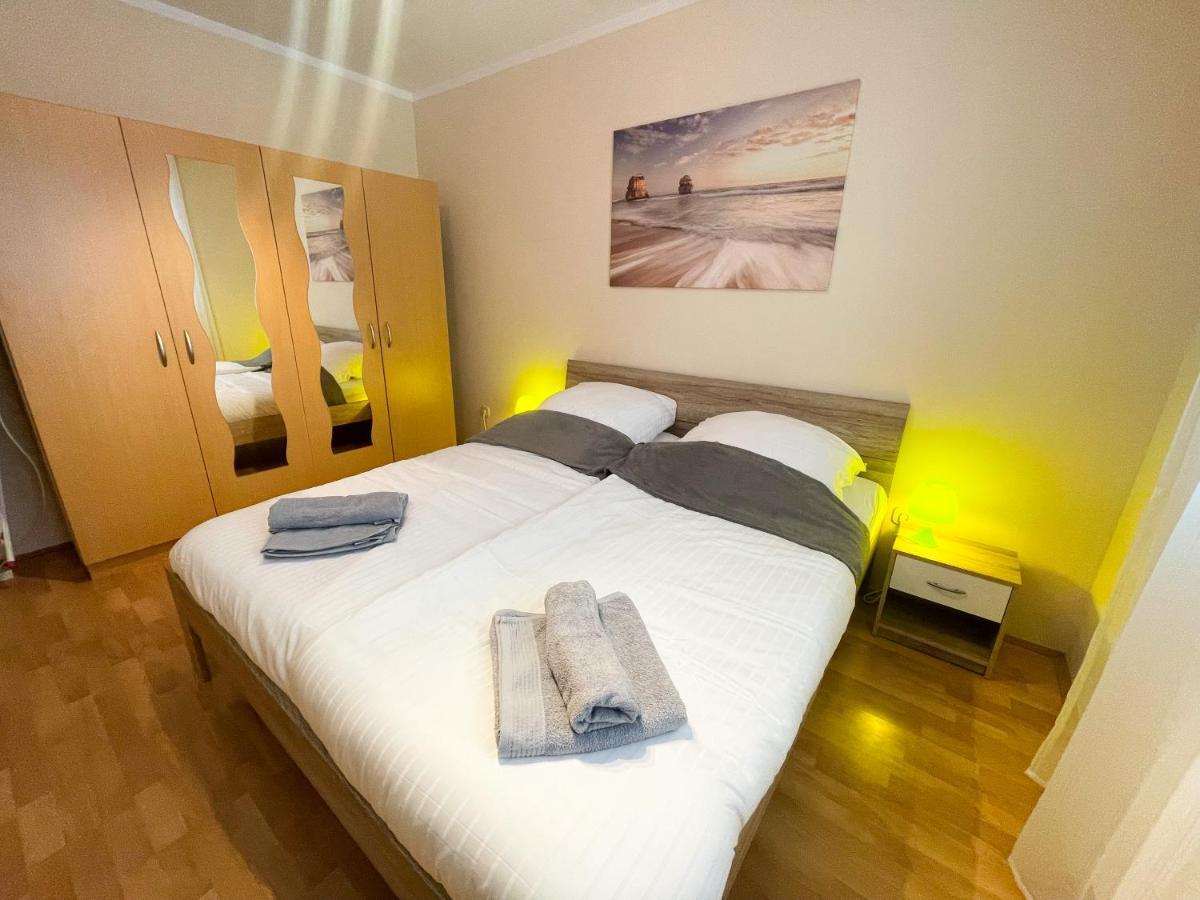 Apartments Sams โนวีวีโนดอลสกี ภายนอก รูปภาพ
