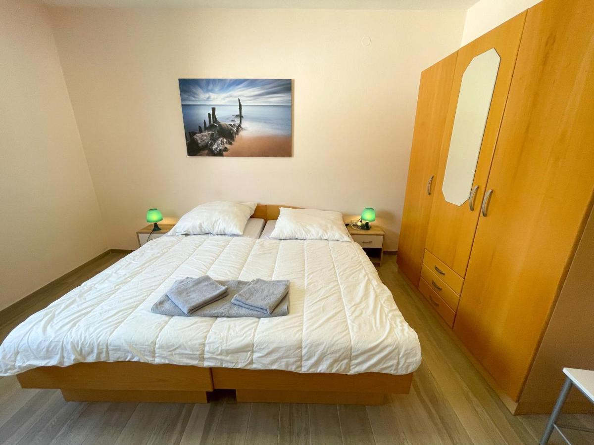 Apartments Sams โนวีวีโนดอลสกี ภายนอก รูปภาพ
